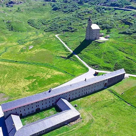 Hostel Gruppenhaus Im Walliser Alpstyle Rosswald