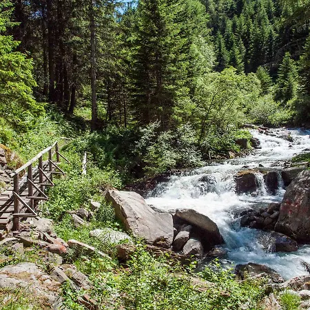 Gruppenhaus Im Walliser Alpstyle Rosswald