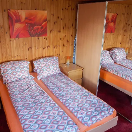 Gruppenhaus Im Walliser Alpstyle *