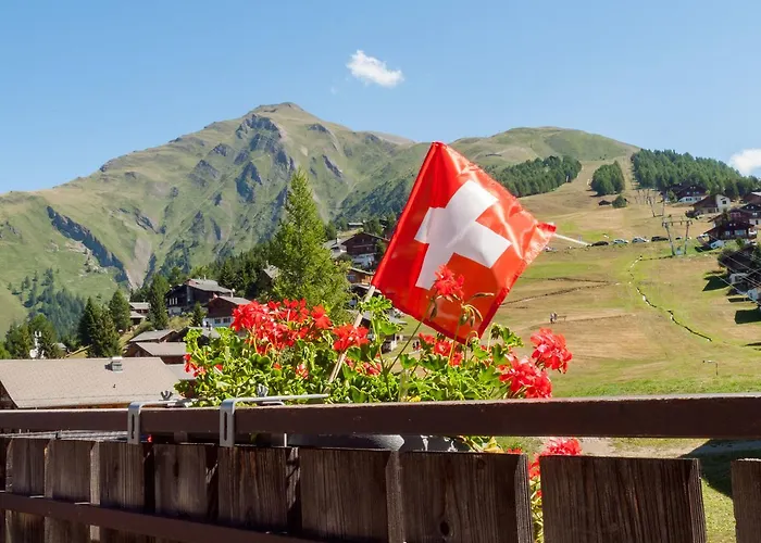 Gruppenhaus Im Walliser Alpstyle Хостел Rosswald