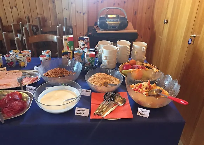 Gruppenhaus Im Walliser Alpstyle Хостел Rosswald