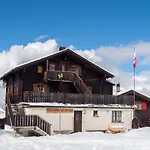 Hostel Gruppenhaus Im Walliser Alpstyle Rosswald