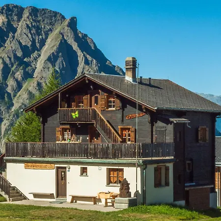 Gruppenhaus Im Walliser Alpstyle Auberge de jeunesse Rosswald