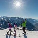 Gruppenhaus Im Walliser Alpstyle * Rosswald