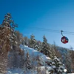 Gruppenhaus Im Walliser Alpstyle אכסניה *