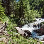 Gruppenhaus Im Walliser Alpstyle Rosswald