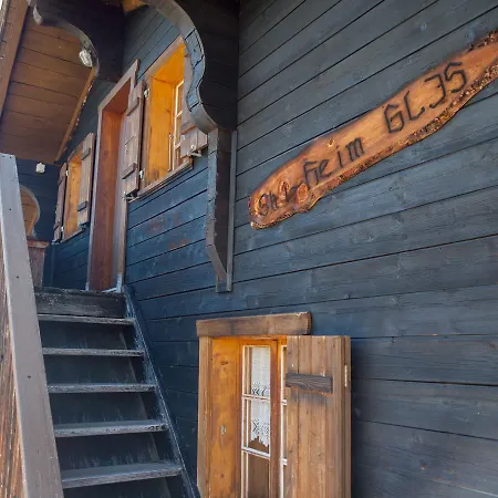 Gruppenhaus Im Walliser Alpstyle אכסניה *